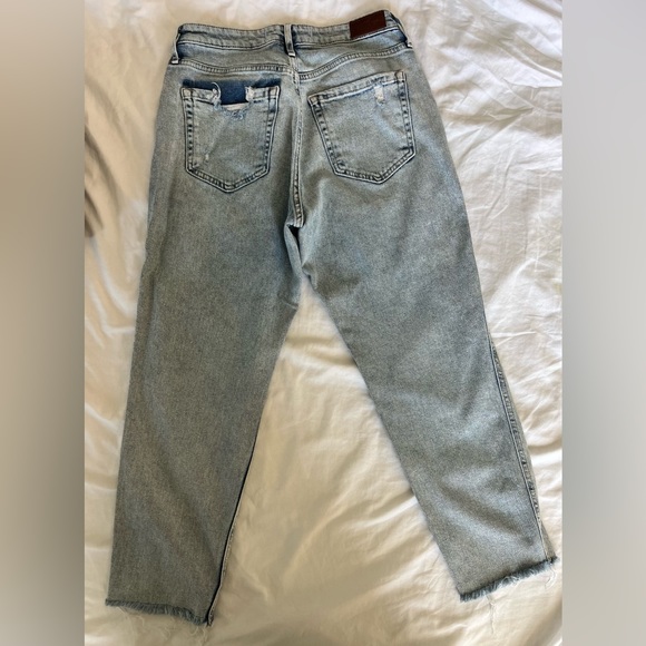 Hollister Curvy Mom Jean Size 28 - Picture 5 of 5